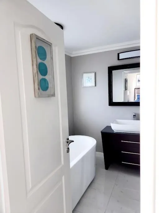 Villa Brand New Luxurious Townhouse In Negril Ferienhaus