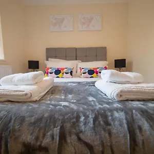 London Heathrow Serviced , Ashford (Surrey) United Kingdom